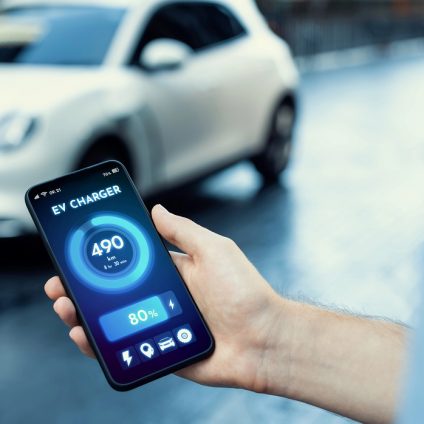 Rinnovabili • Auto ricaricabili, a luglio boom del 37%. Crollano diesel e benzina