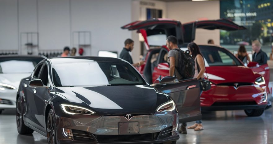 Rinnovabili • Auto con maniglie a scomparsa: la Cina richiama milioni di veicoli
