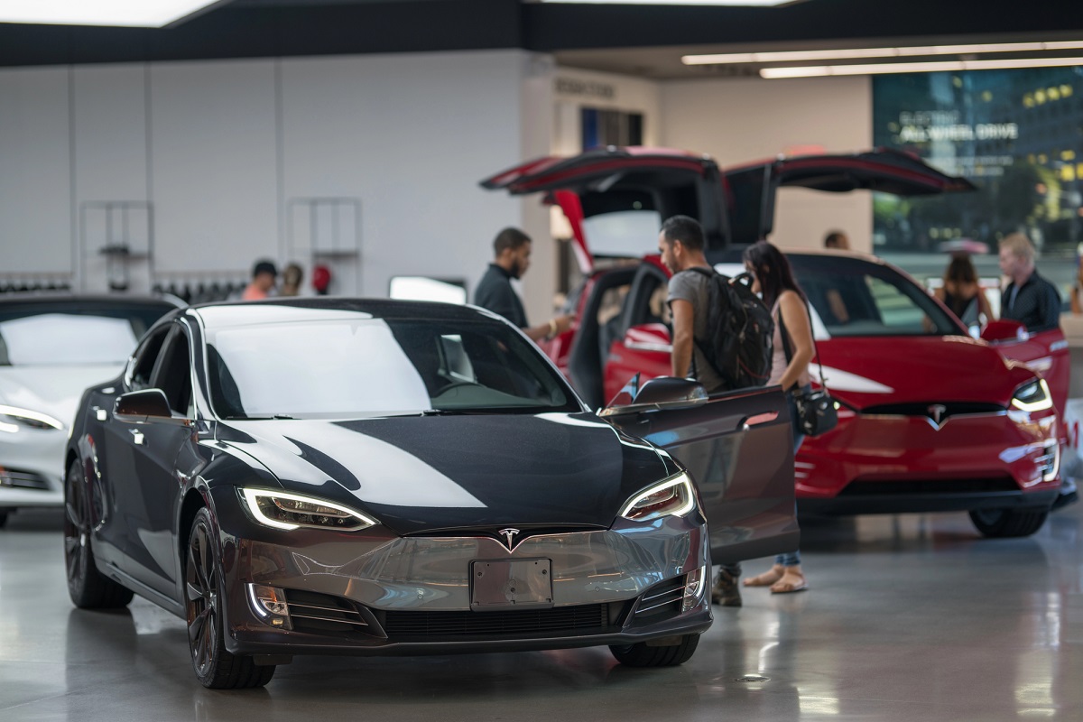 Auto con maniglie a scomparsa: la Cina richiama milioni di veicoli