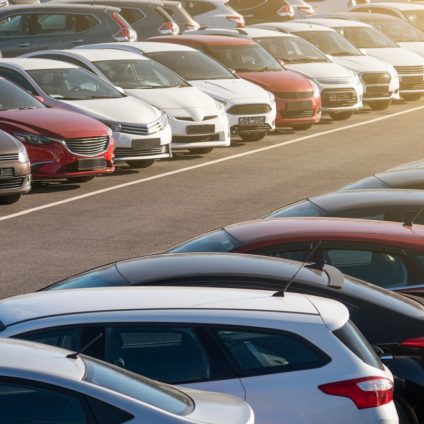 Rinnovabili • Auto usate, mercato sta bene: crescono sempre più le ibride elettriche, plug-in