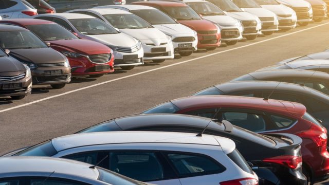 Rinnovabili • Auto usate, mercato sta bene: crescono sempre più le ibride elettriche, plug-in