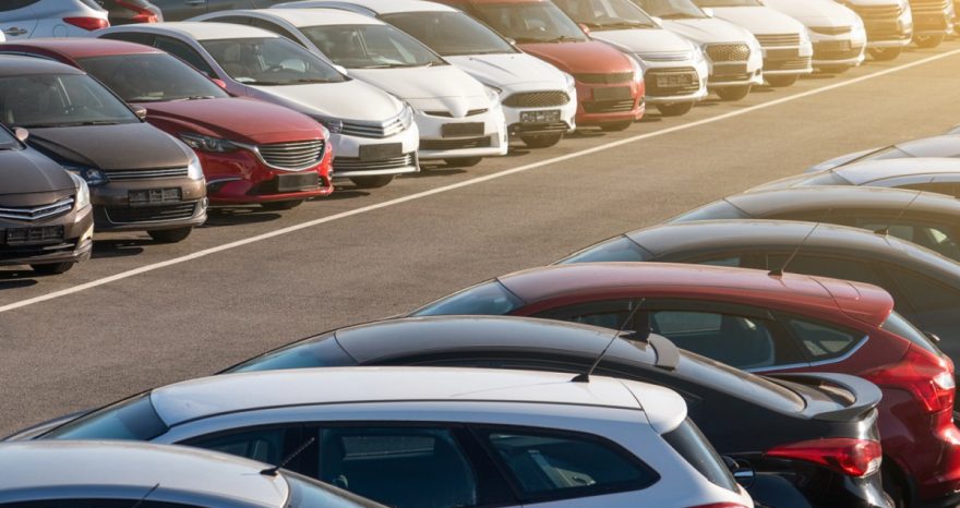 Rinnovabili • Auto usate, mercato sta bene: crescono sempre più le ibride elettriche, plug-in