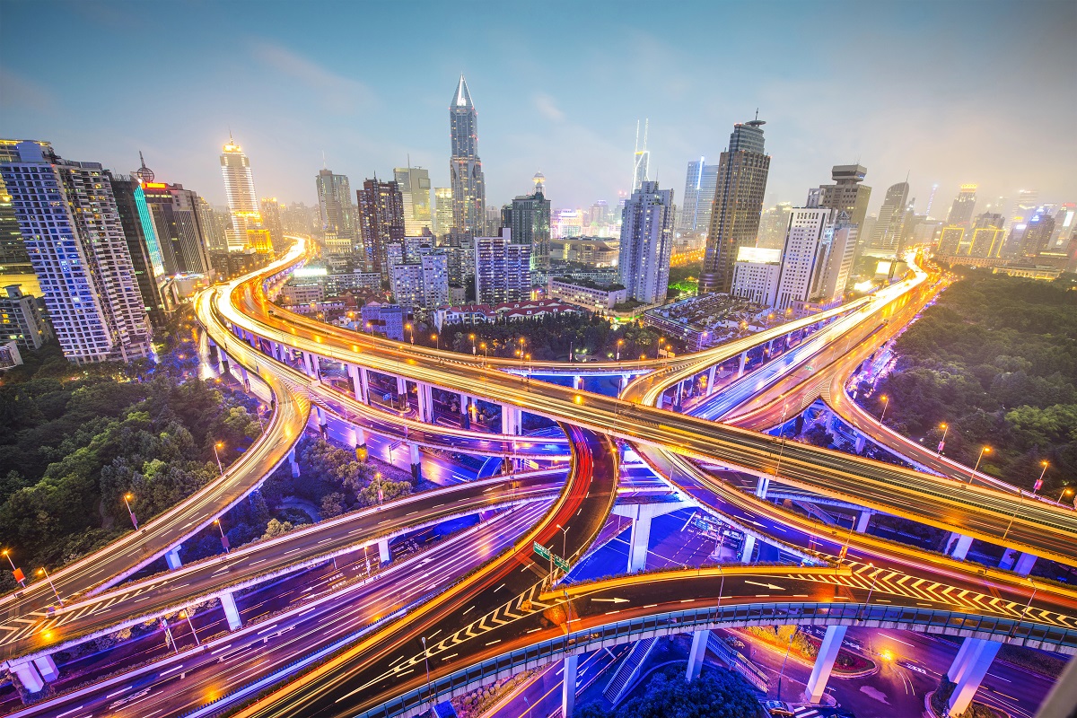 Auto a guida autonoma, la Cina “detta” le regole e modifica il Codice della strada