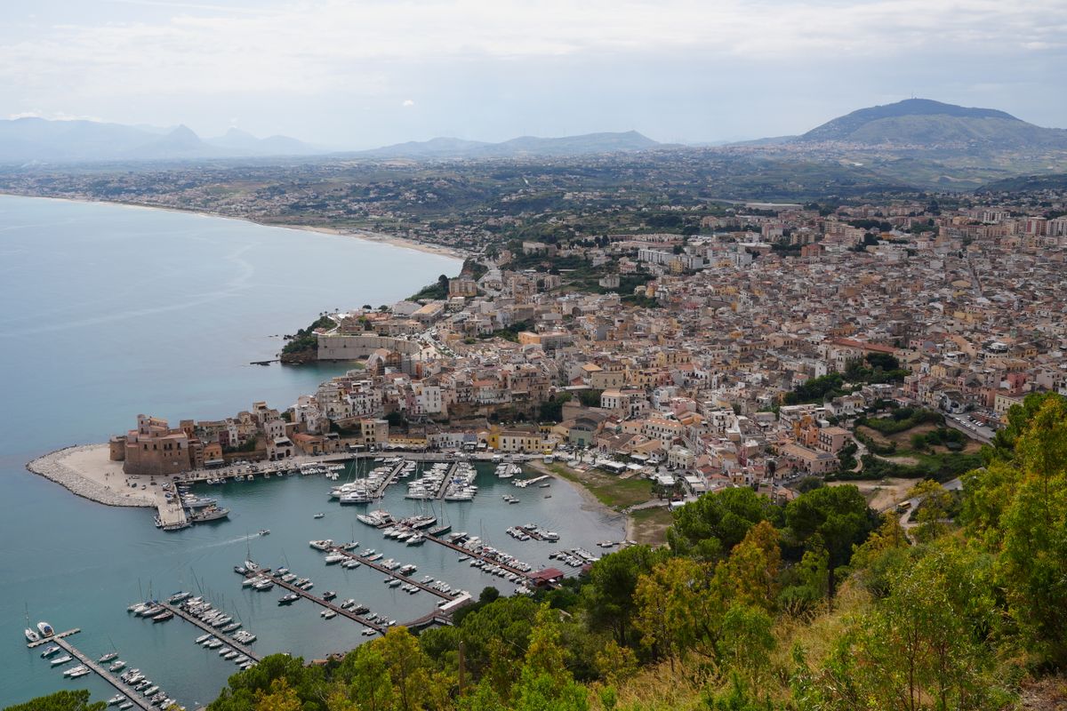 Rinnovabili e AU, obbligo di garanzia fideiussoria in Sicilia