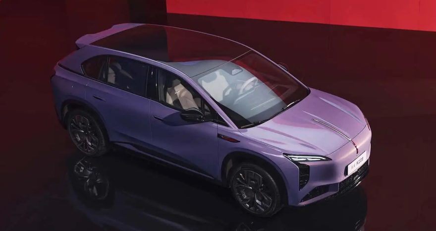 Rinnovabili • Tettino solare in perovskite: il prototipo cinese da 80 km di autonomia