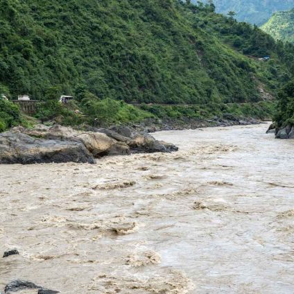 Rinnovabili • Alluvione Tibet e Nepal: fondi ONU insufficienti per pagare i danni