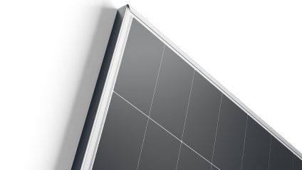 Rinnovabili • Nuovo record per il fotovoltaico HIBC di LONGi: efficienza al 28,29% a livello di cella