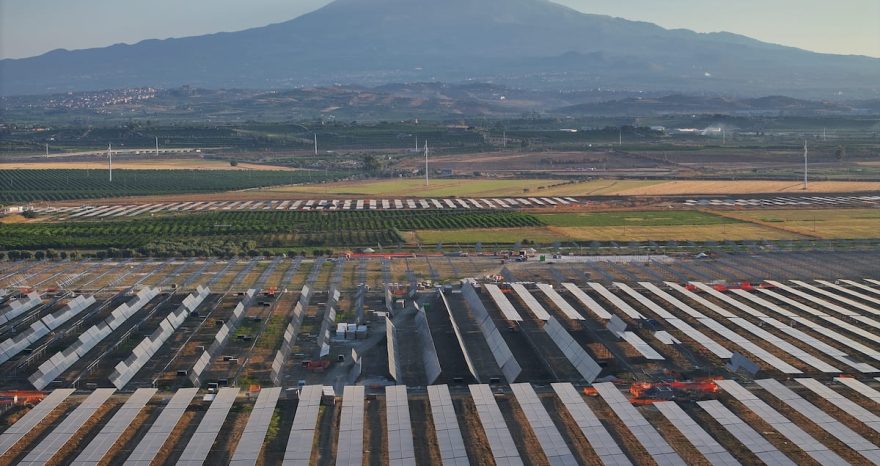 Rinnovabili • Nadara e Amazon inaugurano il più grande impianto agrivoltaico d’Italia: un progetto da 227 MW in Sicilia