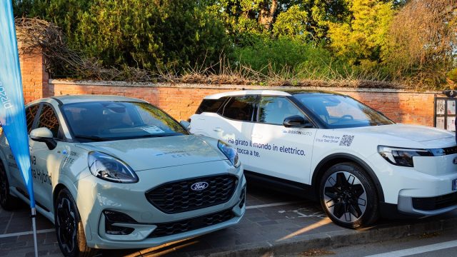 Rinnovabili • Auto elettriche in Italia: nel 2025 boom di vendite, ma target PNIEC resta un miraggio