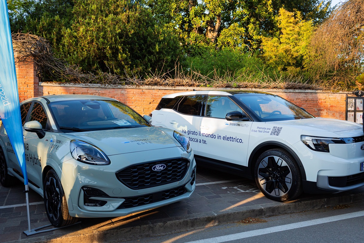 Auto elettriche in Italia: nel 2025 boom di vendite, ma target PNIEC resta un miraggio