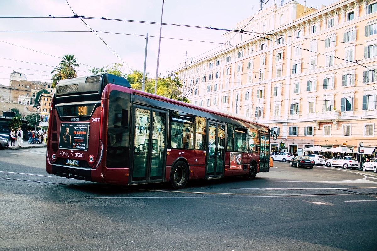 Trasporto pubblico: a Roma si viaggia a 1km orario