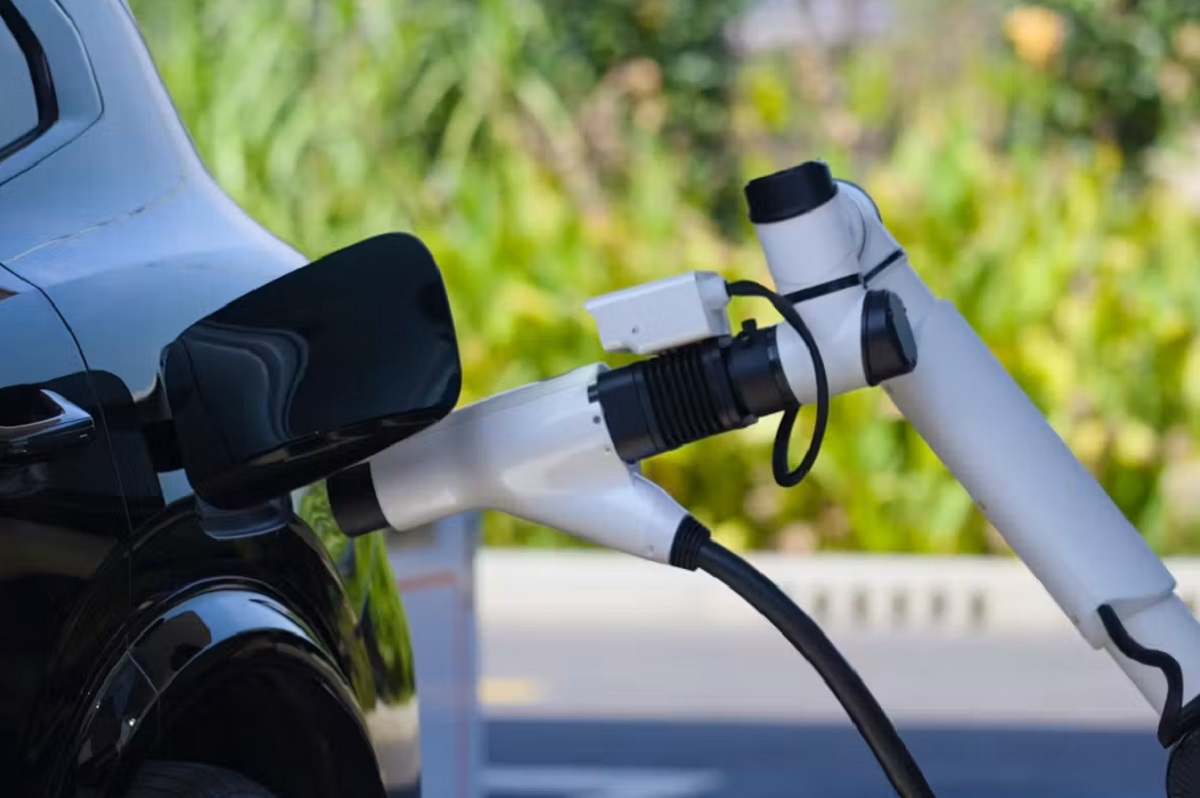 Ricarica l'auto elettrico in meno di 5 minuti: il caso Geely