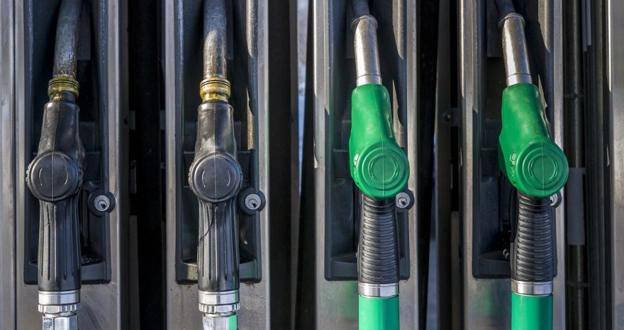 Rinnovabili • Caos carburanti. Buon esempio di Eni e IP, ma l'Ue non offre soluzioni. Ognuno faccia per sè. Possibile?