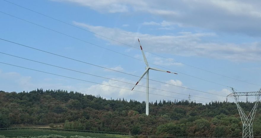 Rinnovabili • Rinnovabili bloccate: in Italia 150 GW fermi tra burocrazia e NIMBY