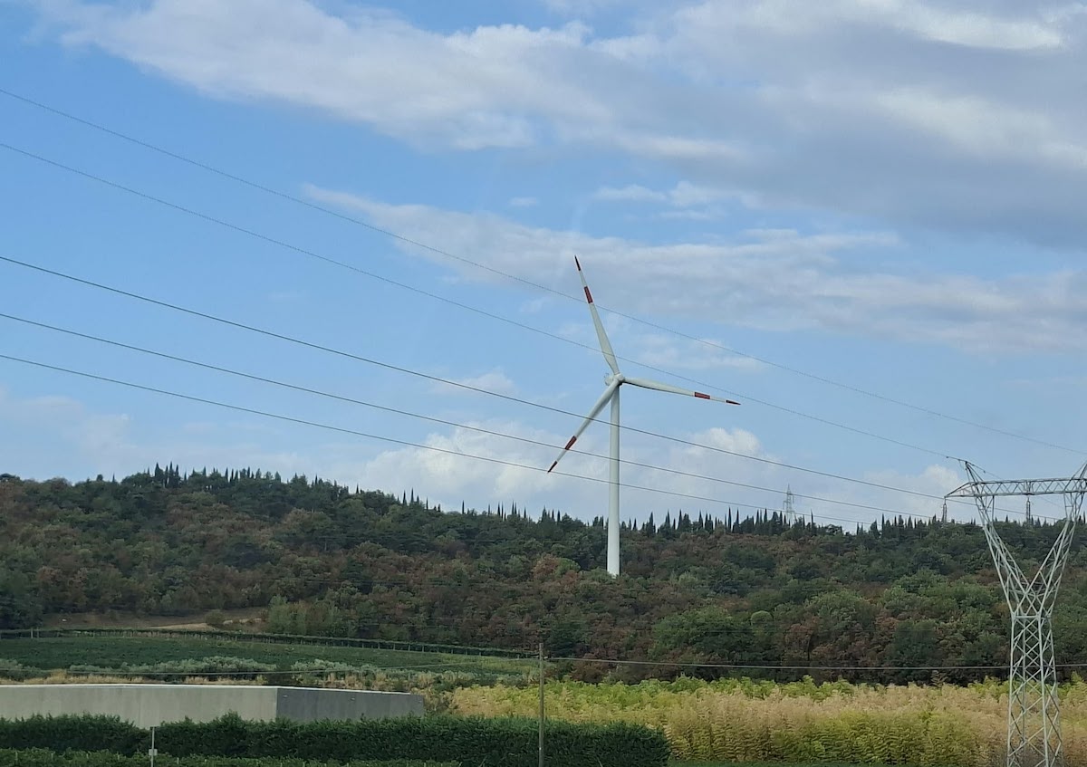 Rinnovabili • Rinnovabili bloccate: in Italia 150 GW fermi tra burocrazia e NIMBY