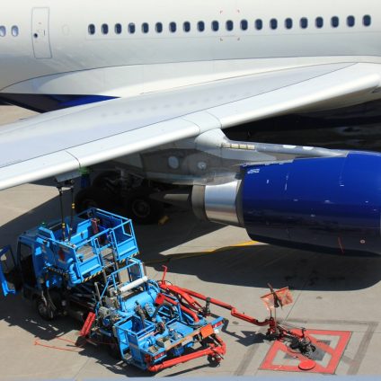 Rinnovabili • Carburante sostenibile per gli aerei, aeroporti Ue superano quota minima obbligatoria