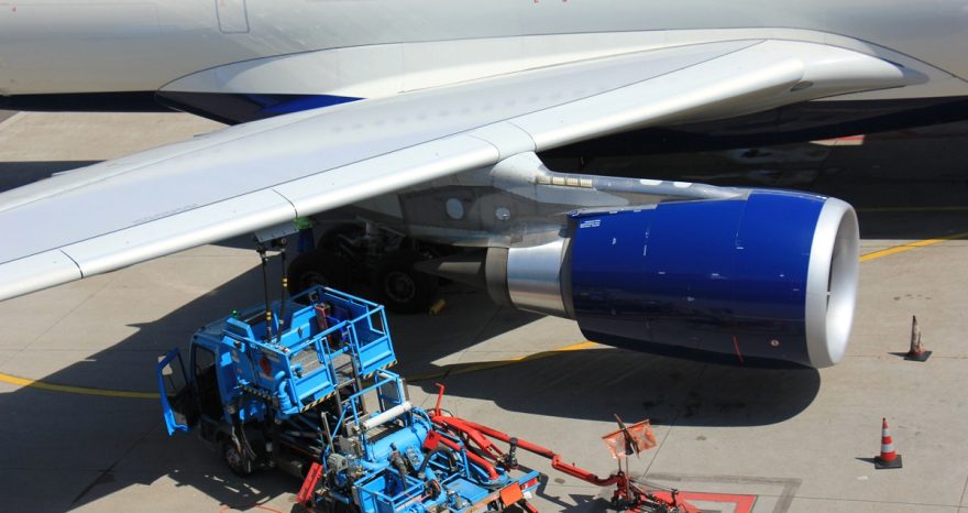 Rinnovabili • Carburante sostenibile per gli aerei, aeroporti Ue superano quota minima obbligatoria