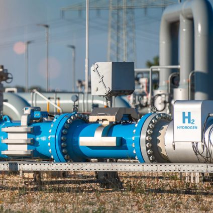 Rinnovabili • Idrogeno, la sicurezza energetica spinge gli investimenti sopra i 130 miliardi
