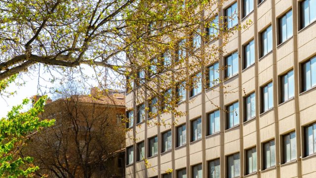 Rinnovabili • Efficienza energetica: nel 2025 quasi 5 edifici certificati su 10 ricadono nelle classi peggiori