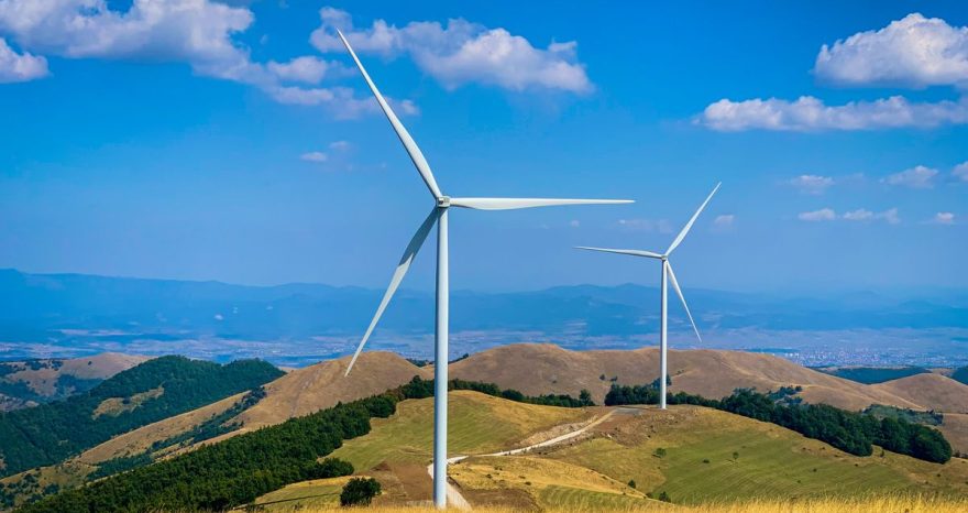 Rinnovabili • Rinnovabili bloccate: in Italia 150 GW fermi tra burocrazia e NIMBY