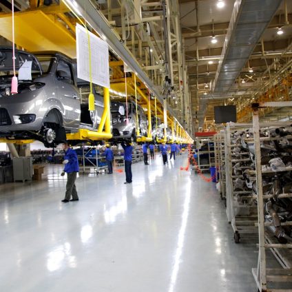 Rinnovabili • Fibra di carbonio dagli scarti della carta: la svolta per auto più leggere e sostenibili