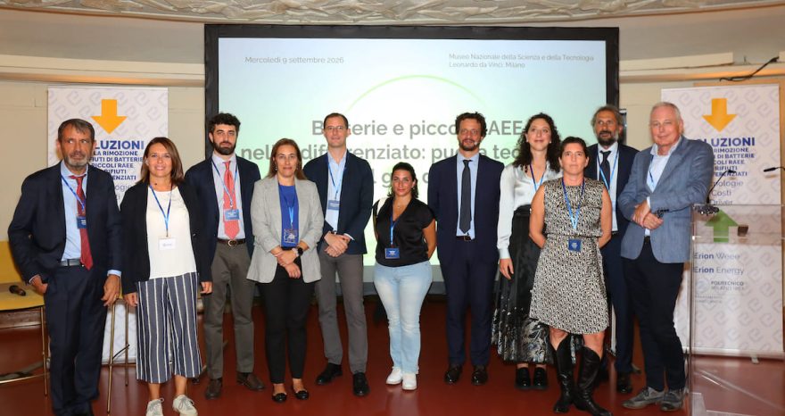 Rinnovabili • RAEE e batterie nei rifiuti indifferenziati: uno studio svela quanto costa recuperarli prima dell'inceneritore
