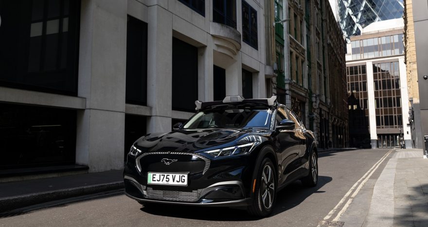 Rinnovabili • Robotaxi a Londra: al via il servizio di Uber, primo in Europa. Ma c'è (ancora) il conducente umano