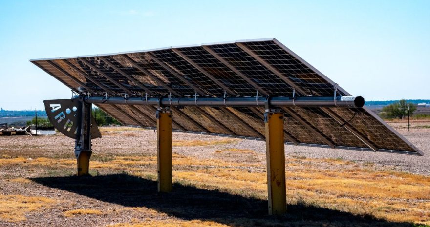 Rinnovabili • Perché la crisi energetica 2026 non ha fatto decollare il solare europeo?