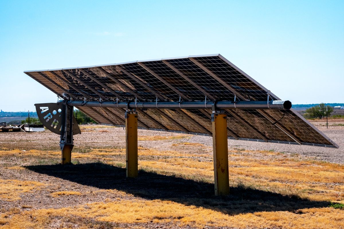 Rinnovabili • Perché la crisi energetica 2026 non ha fatto decollare il solare europeo?
