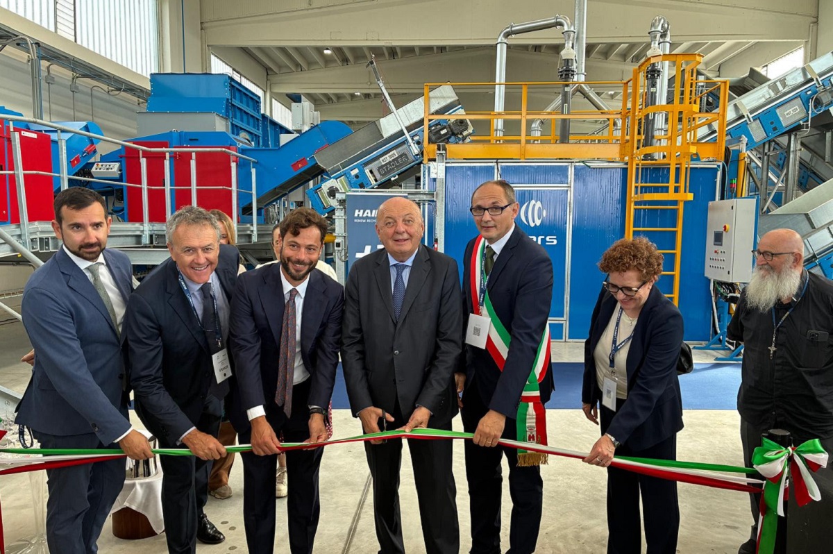Haiki+ e Igers inaugurano a Novara, un hub totalmente automatizzato e integrato per il riciclo del tessile