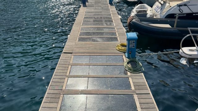Rinnovabili • New Time: al Giglio il primo pontile che produce energia dal sole e dal moto ondoso