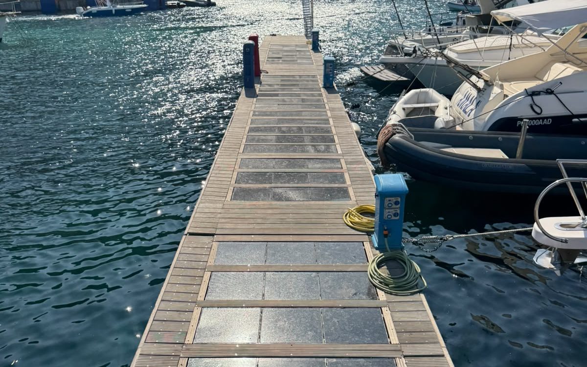 New Time: al Giglio il primo pontile che produce energia dal sole e dal moto ondoso