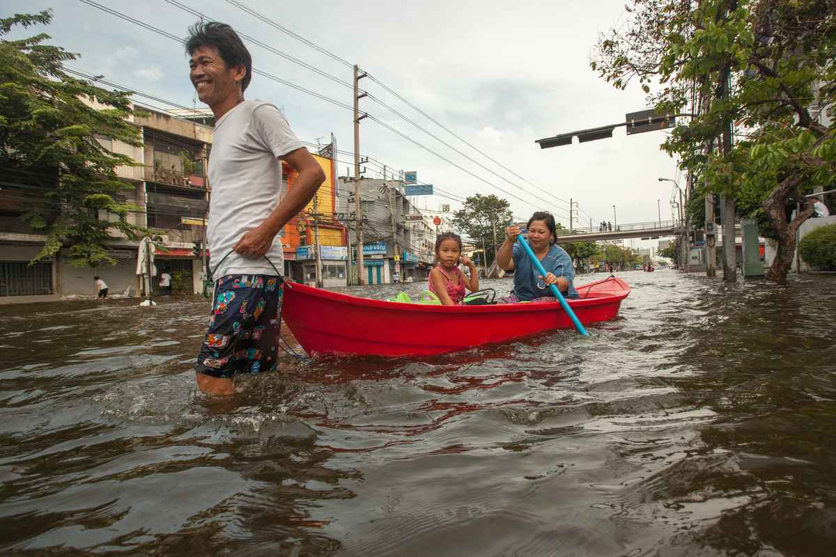 Rinnovabili • bangkok-piogge-alluvioni