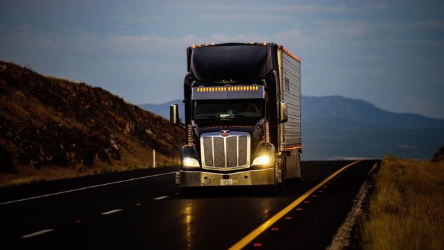 Rinnovabili • elezioni-midterm-stati-uniti-diesel-benzina-trump
