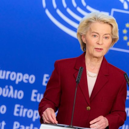 Rinnovabili • Von der Leyen rilancia l'Unione dell'energia: reti e interconnessioni contro i prezzi alti