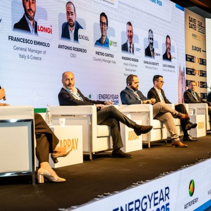 Rinnovabili • Dalla crescita delle rinnovabili alla sostenibilità degli investimenti: l'Italia affronta una fase decisiva della transizione energetica