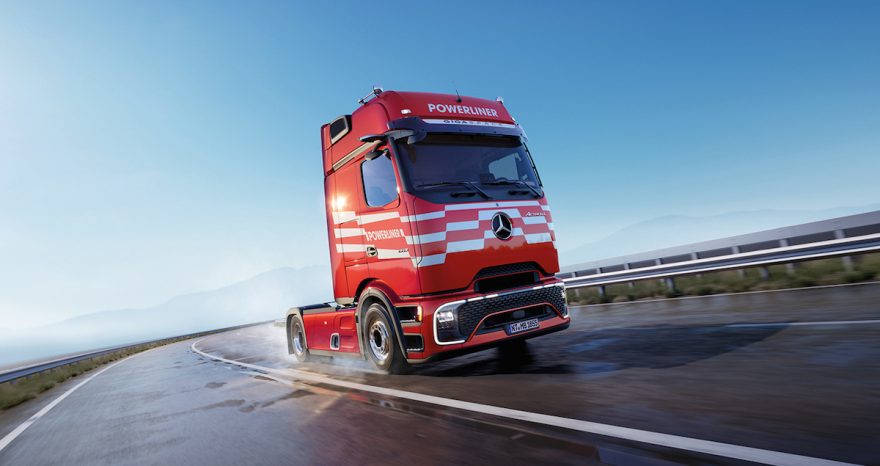 Rinnovabili • Daimler Truck Italia a Ecomondo 2026: anteprima italiana del nuovo Mercedes-Benz Trucks Powerliner,