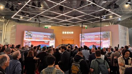 Rinnovabili • Auto cinesi in Europa: il mercato interno frena e l’export in eccesso punta al Vecchio Continente