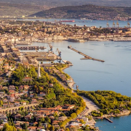 Rinnovabili • AcegasApsAmga e Siemens: oltre un secolo di innovazione al servizio della rete elettrica di Trieste
