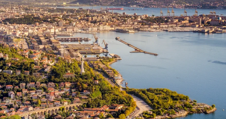 Rinnovabili • AcegasApsAmga e Siemens: oltre un secolo di innovazione al servizio della rete elettrica di Trieste
