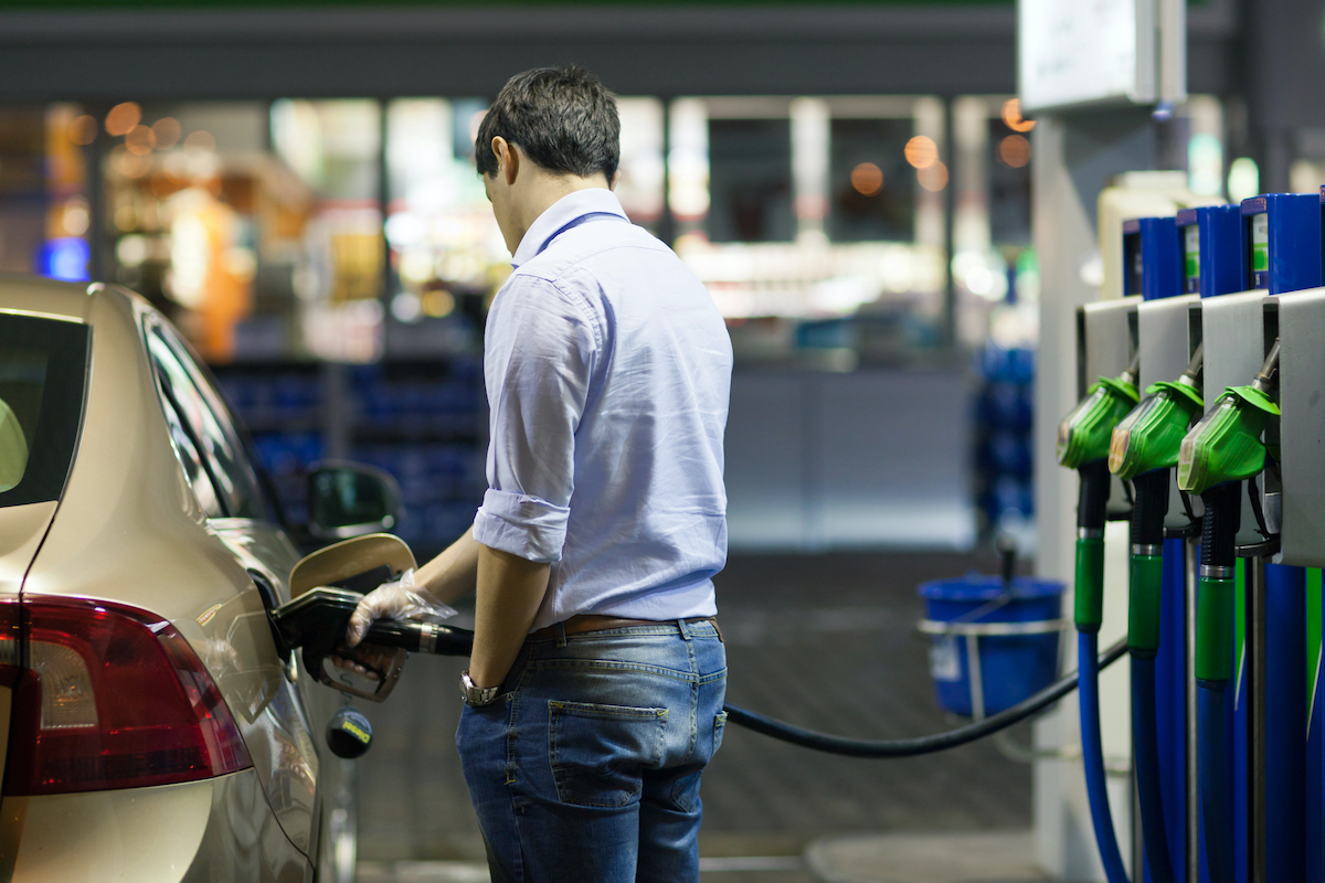 Benzina e diesel alle stelle? Ecco come si può risparmiare oggi