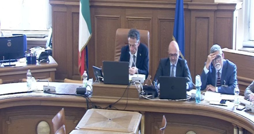 Rinnovabili • Nel question time alla Camera il sottosegretario al MASE Barbaro fa il punto sulle risorse per le CER e sulle nuove semplificazioni.