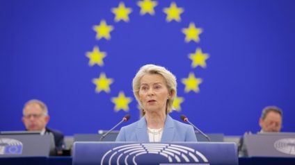 Rinnovabili • Crisi energetica 2026, Von der Leyen annuncia: domanda aggregata e dialogo su raffinerie
