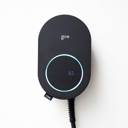 Rinnovabili • Reti elettriche e ricarica intelligente: il futuro dell'EV passa dal bilanciamento dei carichi secondo go-e