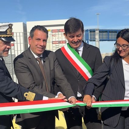 Rinnovabili • Green Ports, inaugurati a Civitavecchia gli impianti fotovoltaici e i sistemi di accumulo del Network portuale laziale