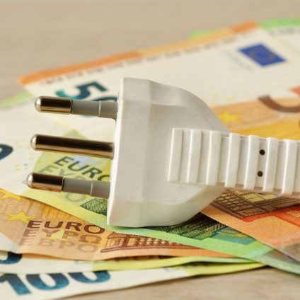 Rinnovabili • Tariffe dinamiche: il cambio di contratto che vale fino al 23% di risparmio in bolletta