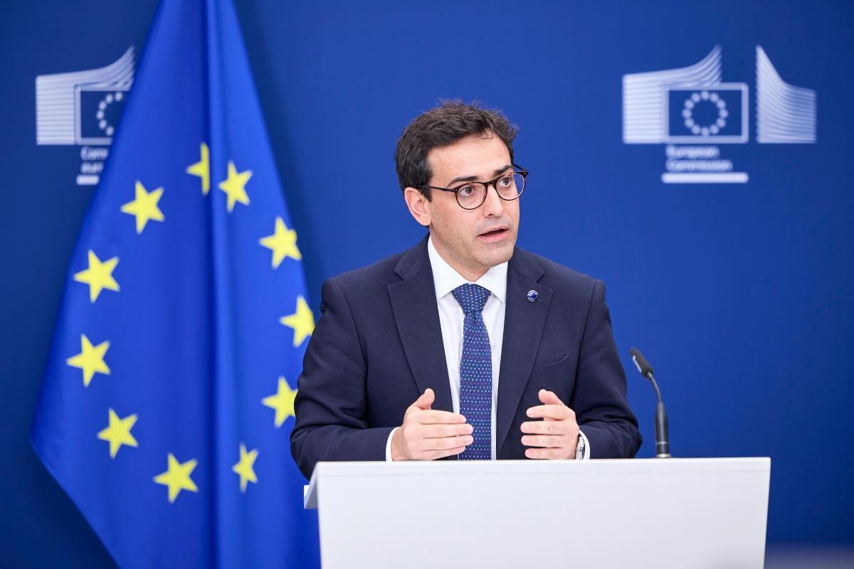 Rinnovabili • UE: 4 progetti strategici sulle terre rare, ma il futuro dell’eolico offshore chiede di più